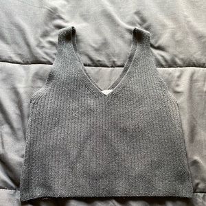 Black crop tank top